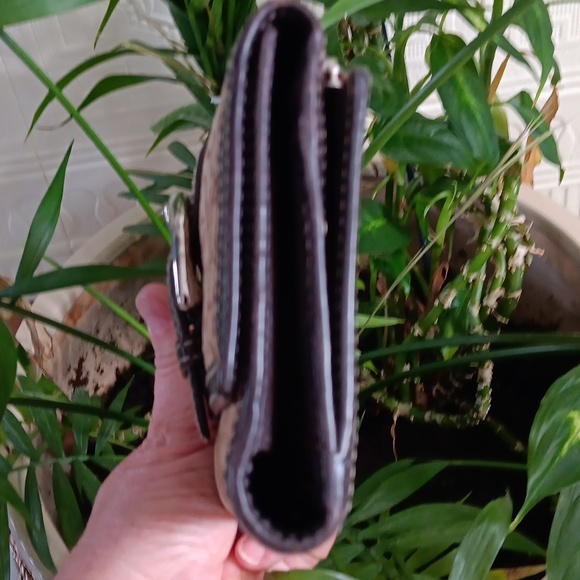 *Coach Wallet - Picture 3 of 6